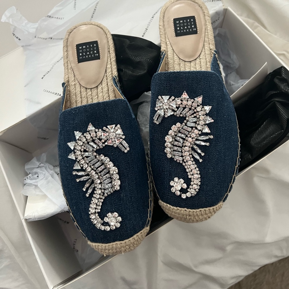 White House black market slides